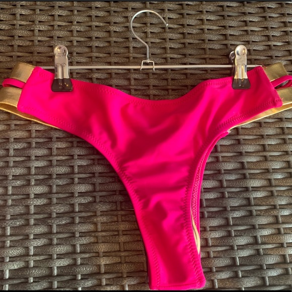Pink bikini 💞 - Picture 3 of 4